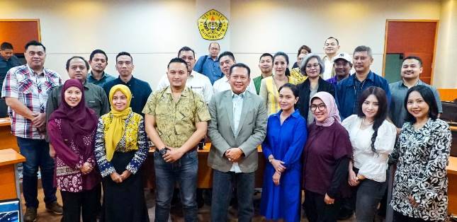 Berikan Kuliah Pembaharuan Hukum Program Pascasarjana, Ketua MPR RI Tegaskan Pentingnya Yurisprudensi Isi Kekosongan Hukum