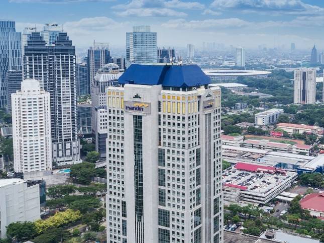 Prospek Kinerja Kian Membaik, Fitch Kerek Rating Bank Mandiri Jadi BBB