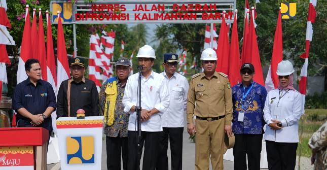 Perlancar Pergerakan Masyarakat, Presiden Jokowi Resmikan 24 Ruas Inpres Jalan Daerah (IJD) di Kalbar