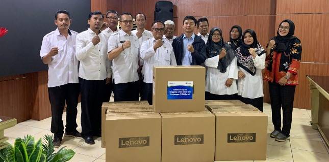 Dukung Peningkatan Kualitas Pendidikan, Peruri Serahkan Bantuan Komputer untuk 10 Sekolah Dasar Negeri di Karawang