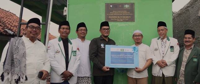 Hibah Sumur Bor dan Sanitasi, Danone Indonesia Bantu Warga Pesantren Tingkatkan Kesucian Diri