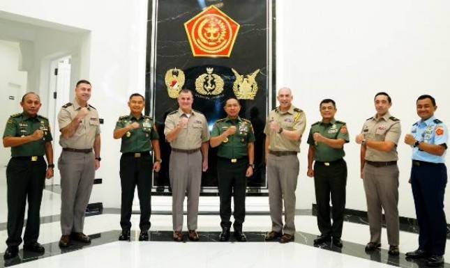 Panglima Jenderal TNI Agus Subiyanto Terima Kunjungan Komandan Jenderal Angkatan Darat AS Wilayah Pasifik