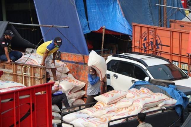 Alhamdulilah! Stok Beras di Pasar Induk Beras Cipinang Dipastikan Aman
