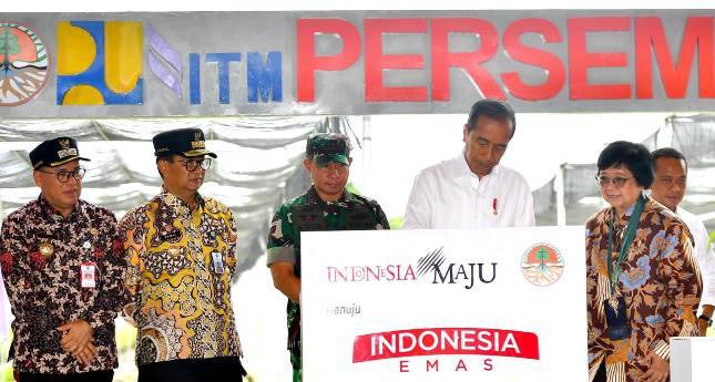 Panglima  Jenderal TNI Agus Subiyanto Dampingi Presiden RI Kunker di IKN