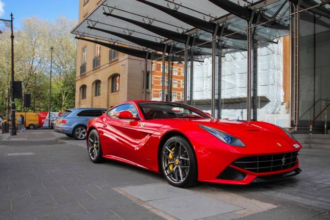 Mengenal Asuransi Supercar, Apakah Sama dengan Mobil Biasa?