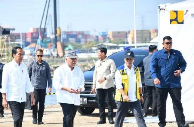 Presiden Jokowi Tinjau Pengendalian Banjir dan Rob serta Penataan Kawasan Kampung Nelayan di Semarang