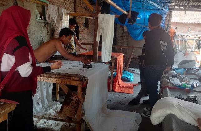 Manfaatkan KUR BRI, Zialova Batik Sukses Bertransformasi Jadi Produsen Fashion Lokal Favorit di Pekalongan