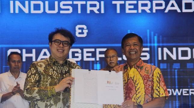 Dukung Penguatan Ekosistem EV, Utomo Charge+ Bangun Super Electric Mobility Hub di Kawasan Industri Terpadu Batang
