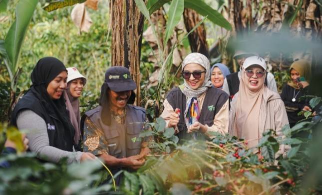   Dompet Dhuafa Sulsel Gelar Hulu Trip Pemberdayaan Kopi Bersama Chiki Fawzi dan Daeng Uki