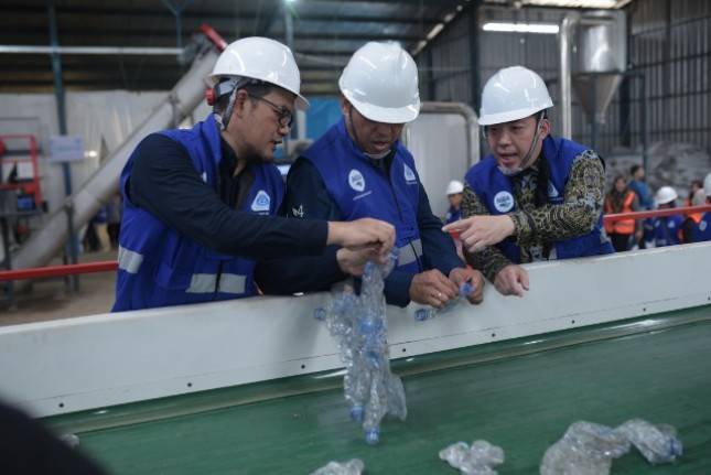  AQUA-Prevented Ocean Plastic Resmikan Fasilitas Daur Ulang