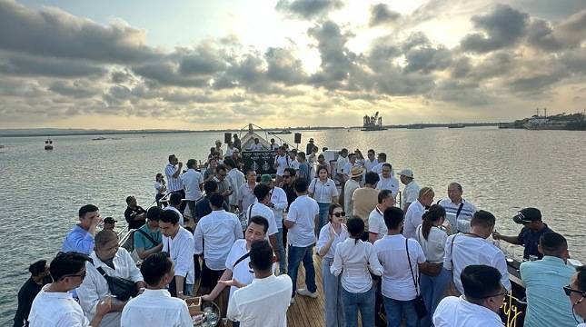 Keris Single Malt Rayakan Kesuksesan dengan Phinisi Boat Party Eksklusif