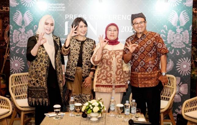 Pacu Kinerja Industri Padat Karya, Kemenperin-YBI Populerkan Bangga Berbatik
