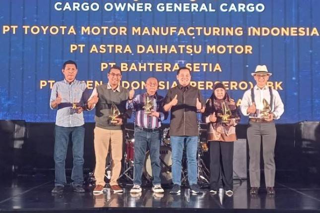 Jaga Ketersediaan Produk Bahan Bangunan Secara Nasional, SIG dan Pelindo Perkuat Sinergi Operasional Logistik