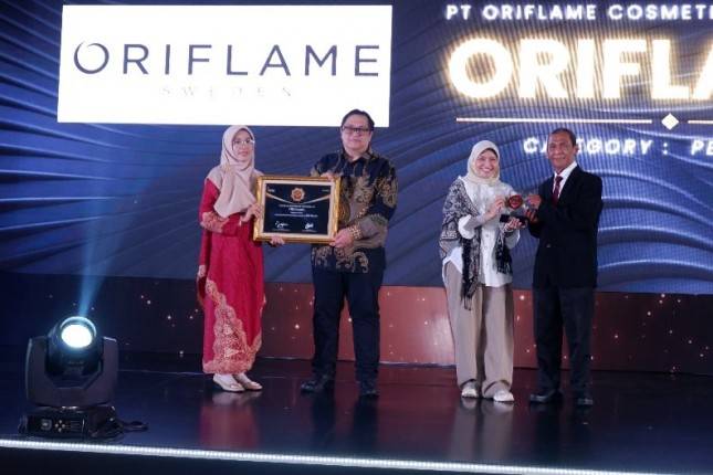  Indonesia Halal Training dan IHATEC, Kembali Menobatkan  Oriflame Indonesia Sebagai Penerima Prestasi Top Halal Awards 2024