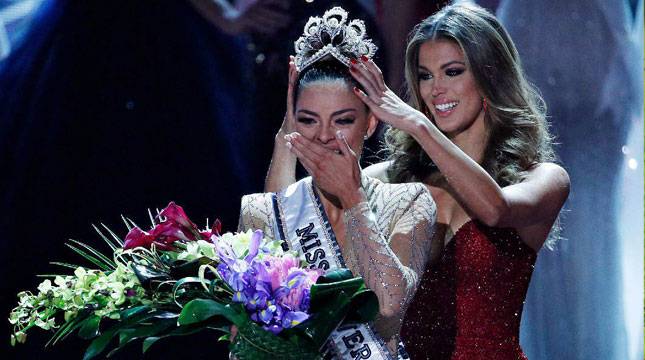 Demi-Leigh Nel-Peters Dara Cantik Asal Afrika Selatan Raih Miss Universe 2017