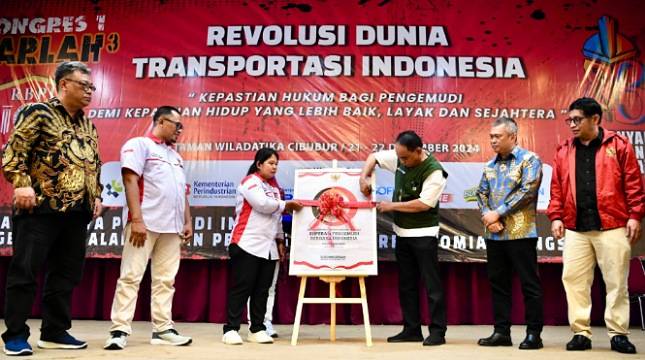 Dorong Kesejahteraan Pengemudi, Menkop Budi Arie Resmikan KOPDI
