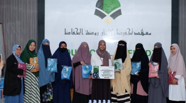 RJA Store Bersama Dompet Dhuafa Sulsel Salurkan Pakaian Syar&rsquo;i untuk Muwajjih FHQ An-Najm