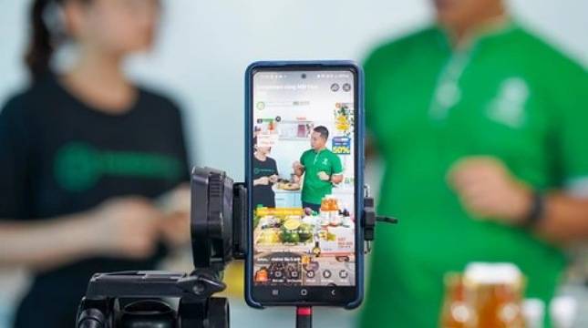 Akselerasi Ekspor Industri Kecil Menengah (IKM) Melalui Hilirisasi Konten Digital dan Otomasi Aset Media Lintas Negara