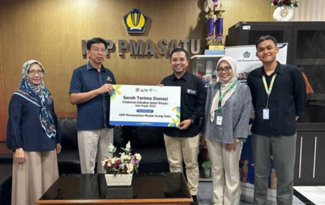 KPP PMA Satu dan Dompet Dhuafa Berkolaborasi Salurkan Bantuan Pendidikan untuk Anak Yatim