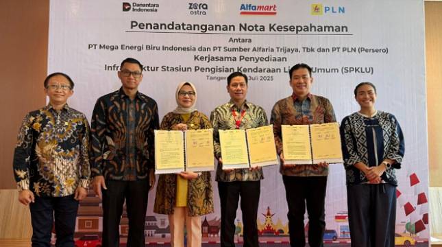 Perluas Infrastruktur Kendaraan Listrik Nasional, MEBI, PLN dan Alfamart Jalin Kemitraan Strategis