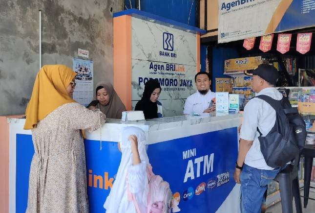 KeuanganAgenBRILink Dekatkan Akses Layanan Keuangan bagi Petani di Kabupaten Gowa