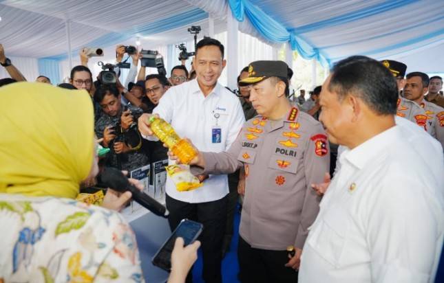 Kapolri Hadiri Kick Off Gerakan Pangan Murah, Targetkan Penyaluran Beras SPHP Maksimal