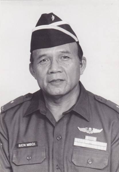 Ben Mboi Dianugerahi Tanda Kehormatan RI