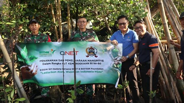 Lindungi Pesisir Bali, QNET Bersama Kodim 1611/Badung Tanam dan Rawat Bakau di Taman Hutan Raya Ngurah Rai