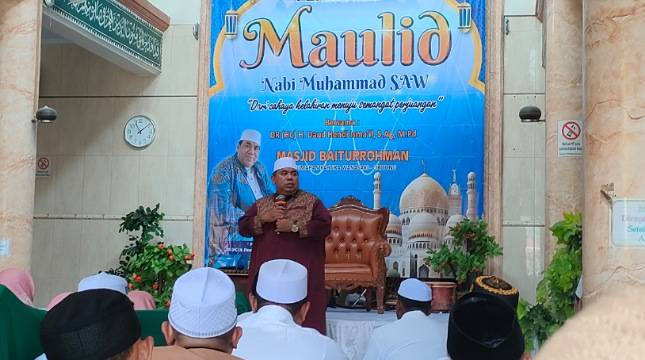 Cinta Rasulullah Tak Pernah Luntur, Warga Antusias Hadiri Maulid Nabi di Masjid Baiturrahman Kartika Wanasari Cibitung