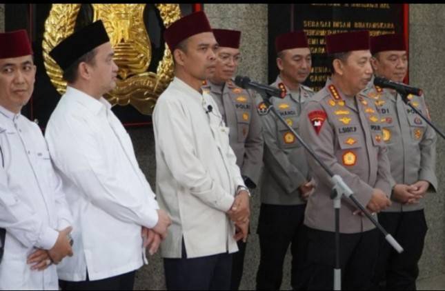 Kapolri dan UAS Ajak Jajaran Polri Refleksikan Nilai Toleransi dan Amanah