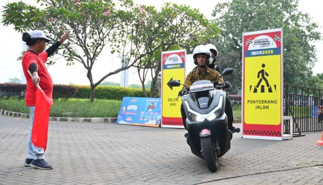 Nikmati Sensasi Pengalaman Berkendara Motor Impian di Area Test Ride IMOS 2025
