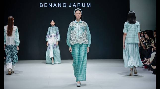 Opulent Bloom Koleksi Benang Jarum yang Mewarnai Panggung Global hingga Jakarta