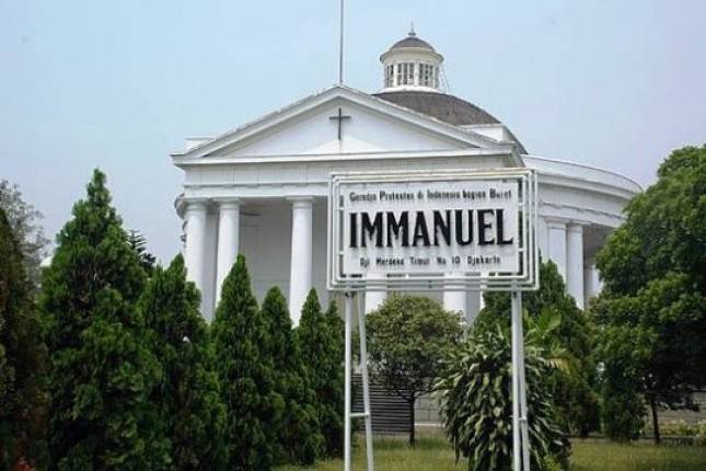 Pendeta Gereja Paulus Doakan Korban Bencana Tsunami Selat Sunda