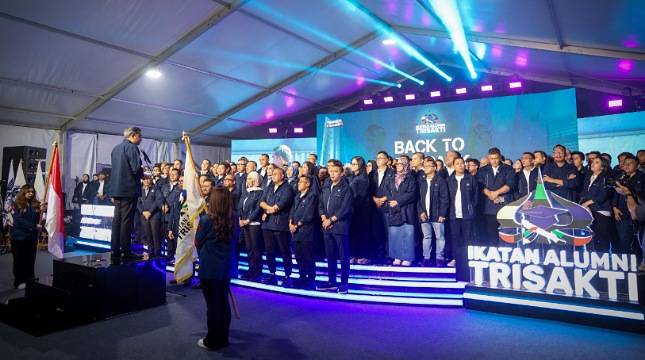 Menteri Maman Lantik Pengurus IKA Trisakti 2025-2029, Serukan Gerakan Bangkitkan Kampus Reformasi