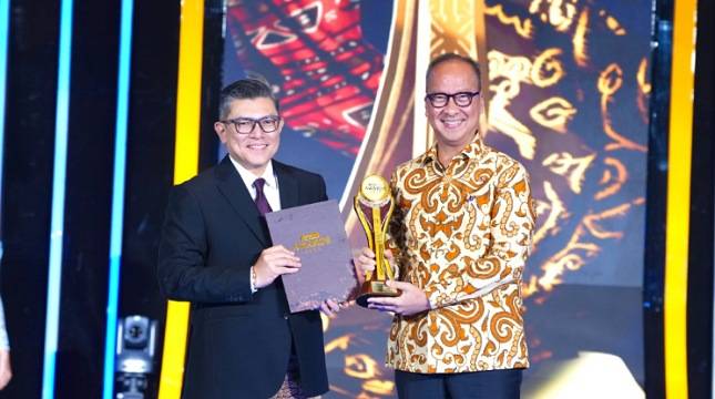 Menperin Agus Raih Penghargaan Tokoh Akselerator Transformasi Industri Hijau, RI Gaspol Kejar NZE 2050