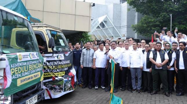 Mentan Amran Lepas 207 Truk Bantuan Senilai Rp34,8 Miliar untuk Korban Banjir Sumatra