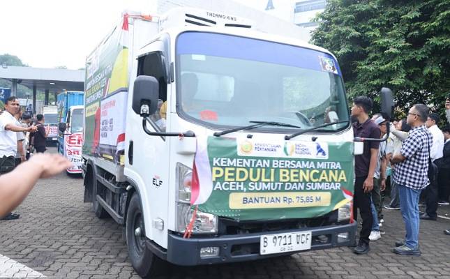 Mentan Amran Pastikan Bantuan Mengalir Cepat, Armada Laut dan Udara Dikerahkan untuk Bencana Sumatera
