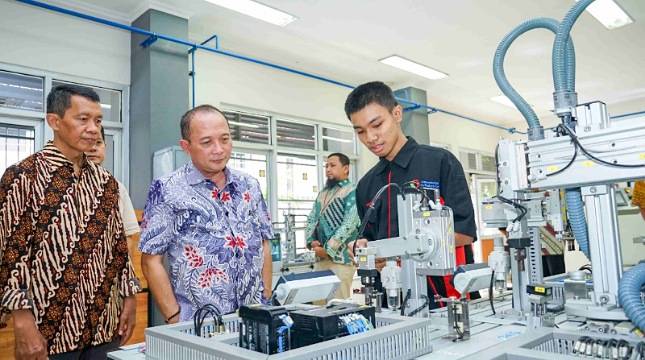 Vokasi Indonesia &lsquo;Go Global&rsquo;: Kemenperin Siapkan SDM yang Diburu Industri Dunia