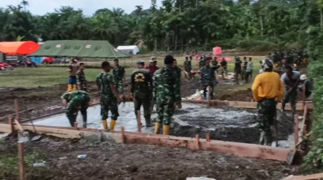 Sinergi TNI dan Pemerintah Daerah Percepat Hunian Sementara di Palembayan