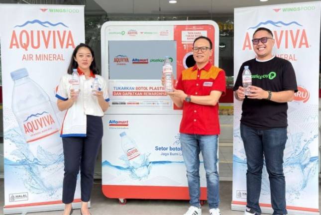AQUVIVA Perluas Aksi Daur Ulang Lewat RVM Plasticpay di Jaringan Alfamart