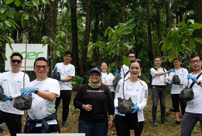 Acer Indonesia Kelola 3 Ton e-Waste dan Penanaman 2.000 Pohon