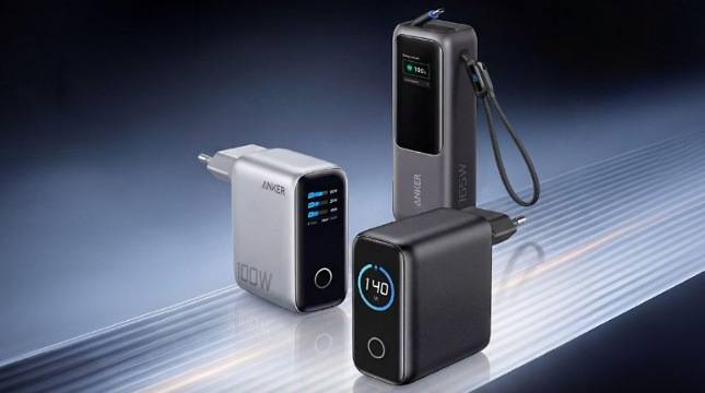 Bukan Charger Biasa! Anker Rilis Smart Display 100W, Laptop & HP Ngebut Barengan