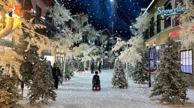 Snowville, Wisata Salju Asli Minus 5 Derajat Hadir di Sentul