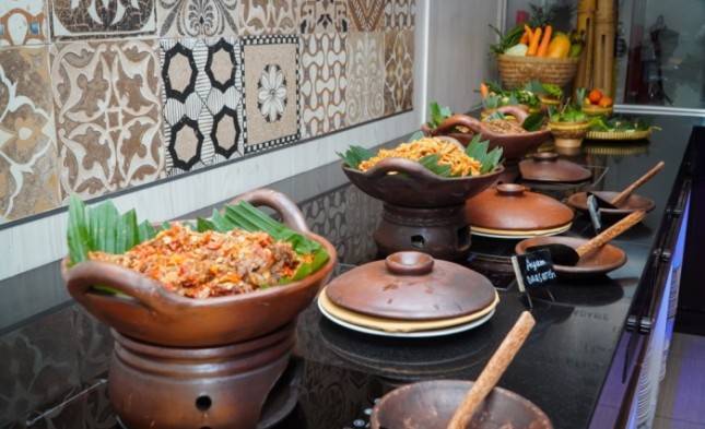 Kampoeng Ramadan di Swiss-Belresidences Kalibata, Sajikan Bukber Tradisional Otentik