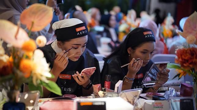 Makeup Tahan Lama dan Styling Elegan untuk Ramadan, Ini Inspirasi Raya Glow dari Guardian