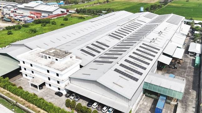 Dorong Industri Hijau, Greenvolt dan Cahaya Alam Sejati Resmikan PLTS Atap di Kawasan Industri Medan
