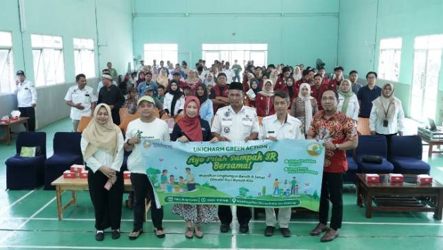 Unicharm Edukasi Pilah Sampah di Karawang, Dukung Target Pengurangan Sampah Nasional 2029
