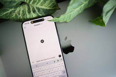 Perang AI Makin Panas: OpenAI Rilis GPT-5.5, Google dan Apple Ikut Berebut Pasar Kecerdasan Buatan Global