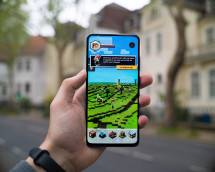 person holding silver iphone 6 (Foto: Mika Baumeister / Unsplash)