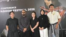 Lakon hadirkan kolaborasi 4 brand lokal melalui presentasi koleksi bertajuk PLESIR di ajang BRI JF3 Fashion Festival 2026. 
